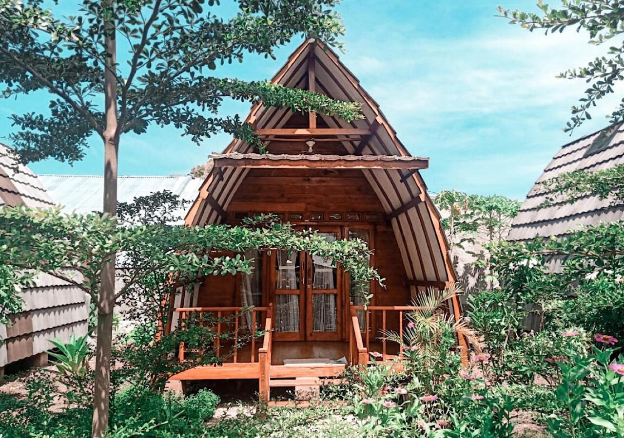 Raffles Inn 纳闽巴霍 外观 照片